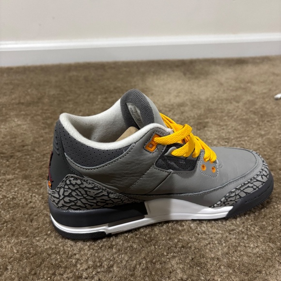 Air Jordan 3 Retro "Dark Grey" - Picture 2 of 7